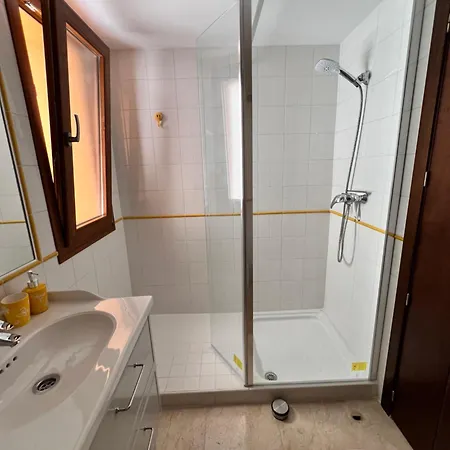 Διαμέρισμα Punta Prima - Charming Spanish With South-facing Terrace By The Sea *