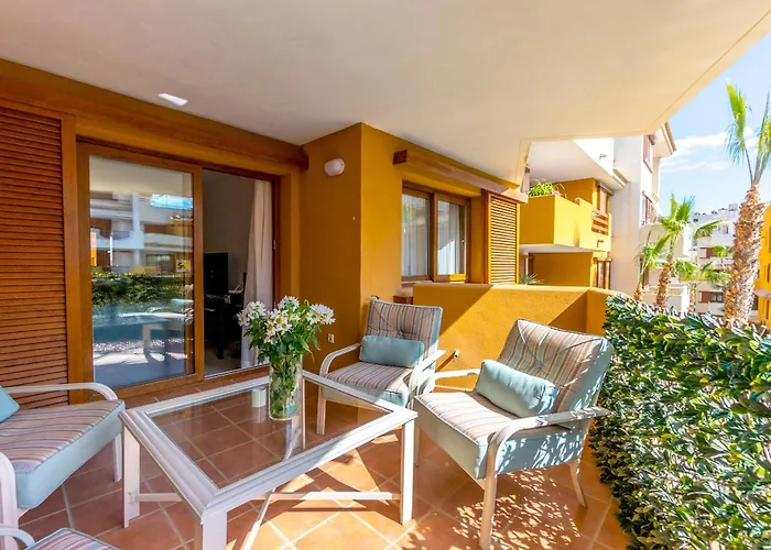 Apartment Punta Prima - Charming Spanish With South-facing Terrace By The Sea