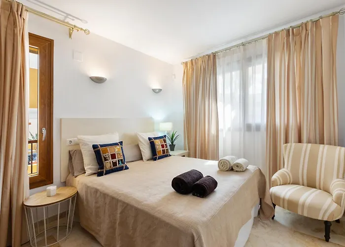 Punta Prima - Charming Spanish With South-facing Terrace By The Sea *